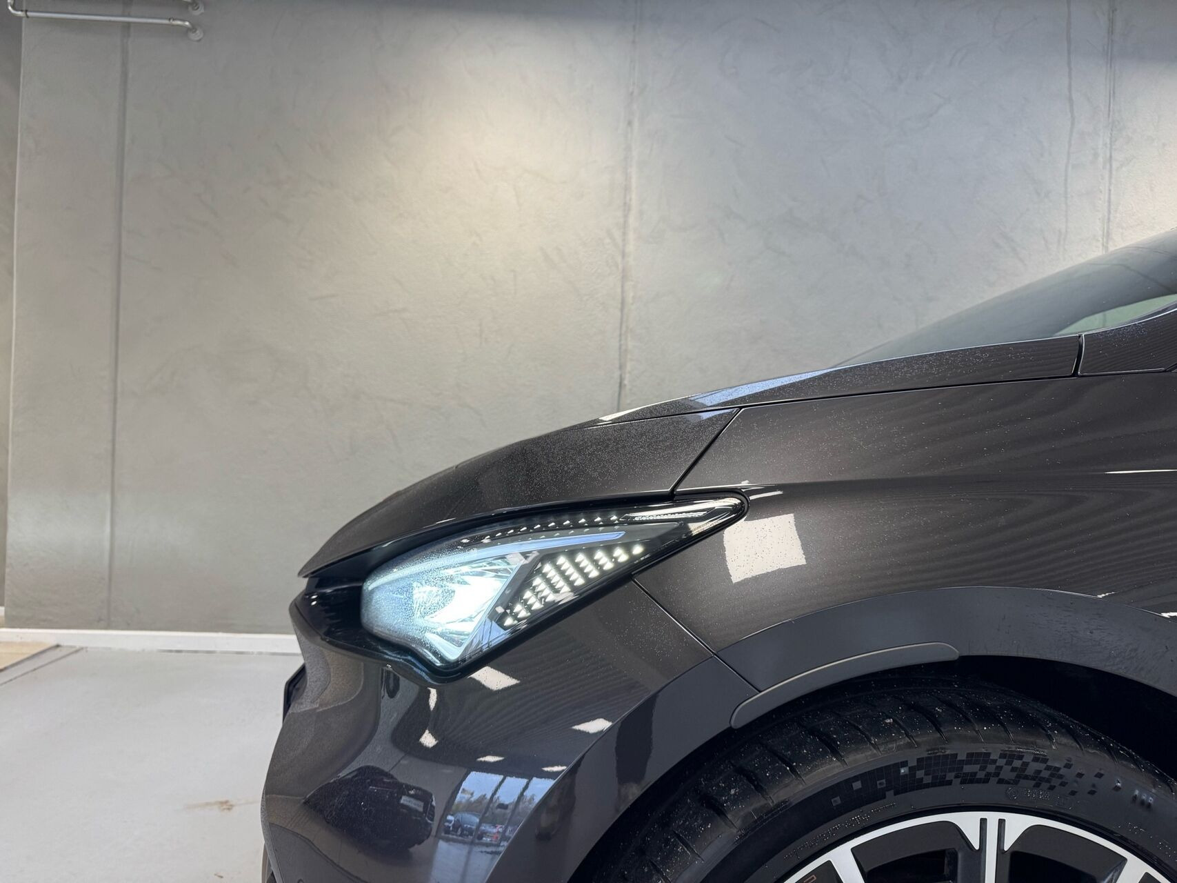 Grå Cupra Born fra 2022