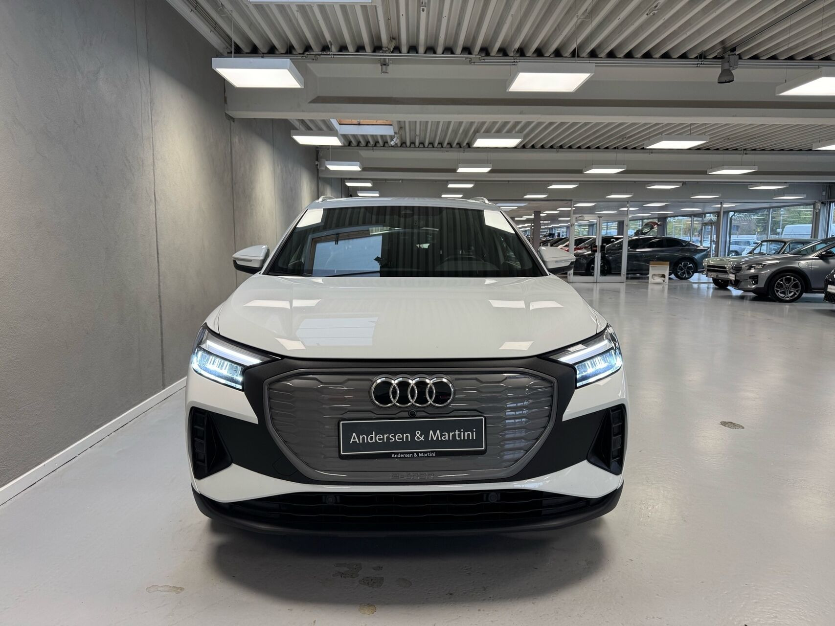 Hvid Audi Q4 fra 2023
