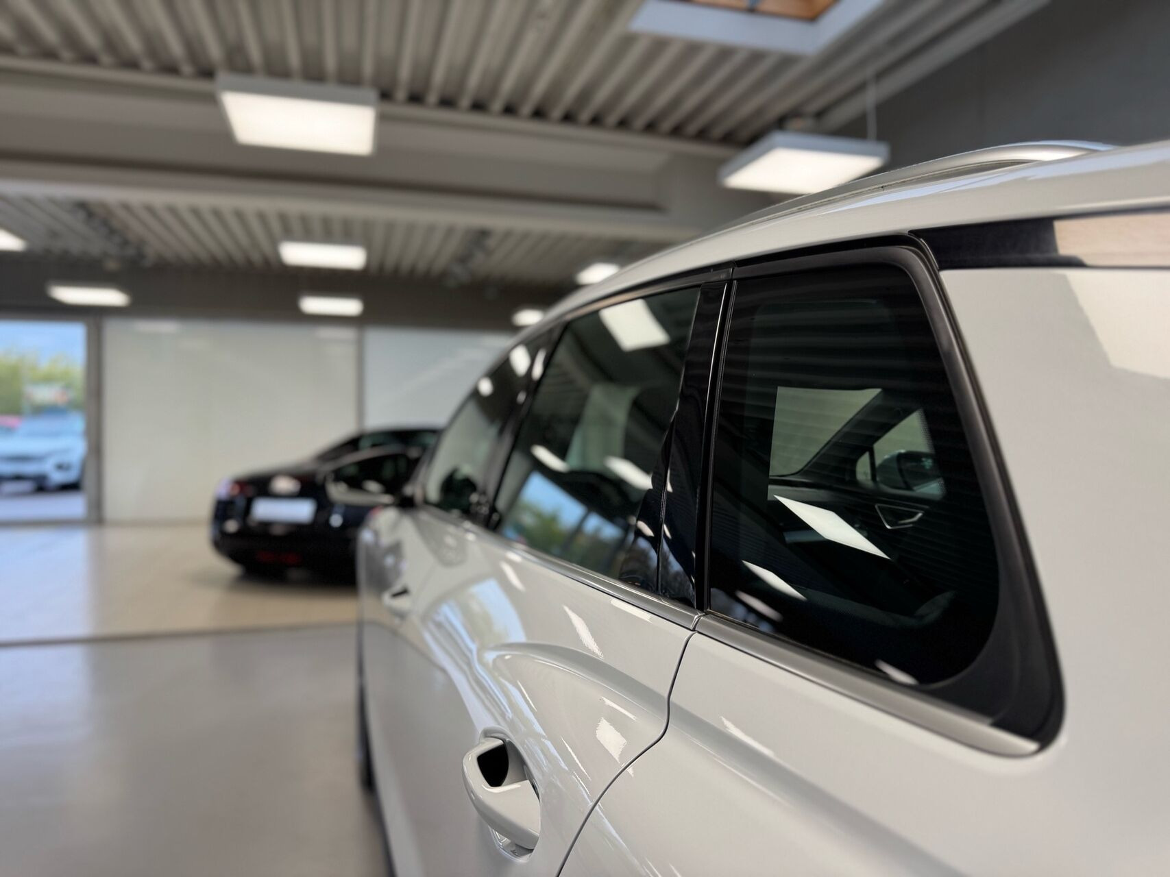 Hvid Audi Q4 fra 2023