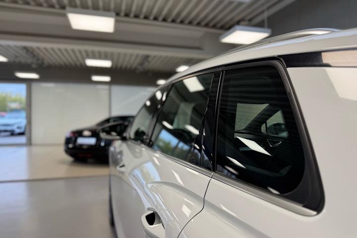 Hvid Audi Q4 fra 2023