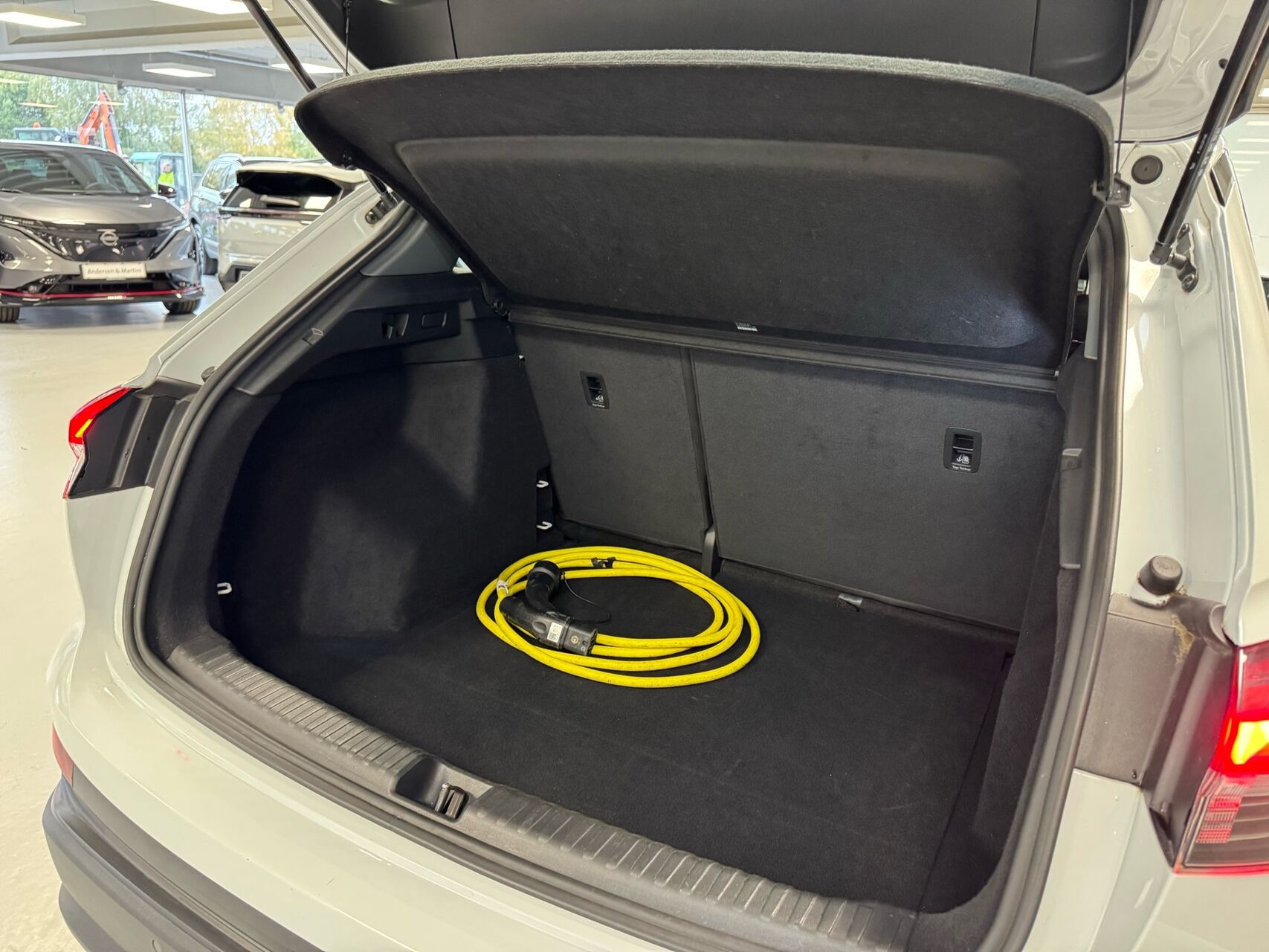 Hvid Audi Q4 fra 2023