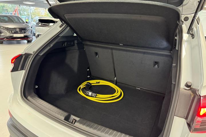 Hvid Audi Q4 fra 2023