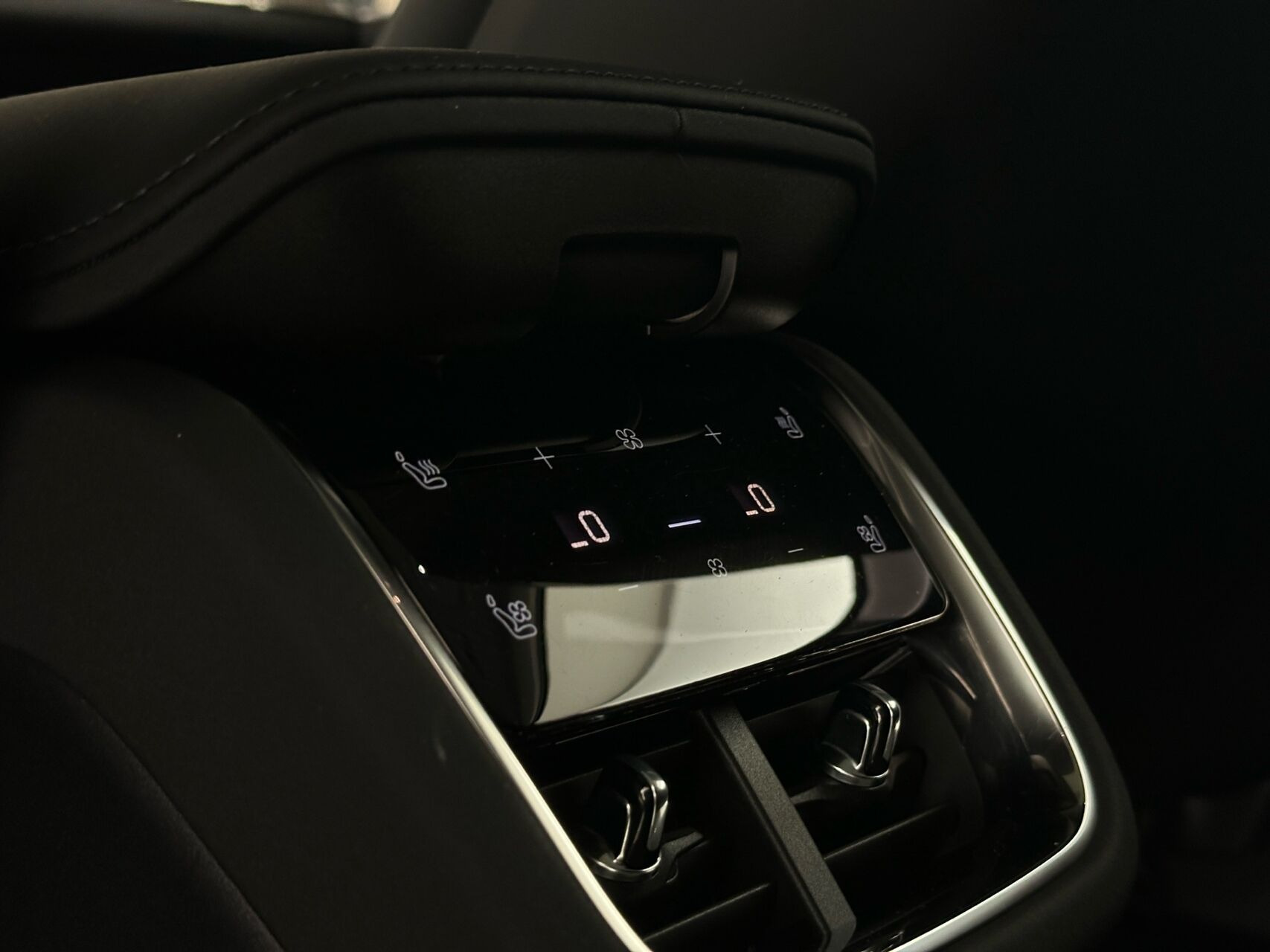 Hvid Volvo ES90 fra 2026
