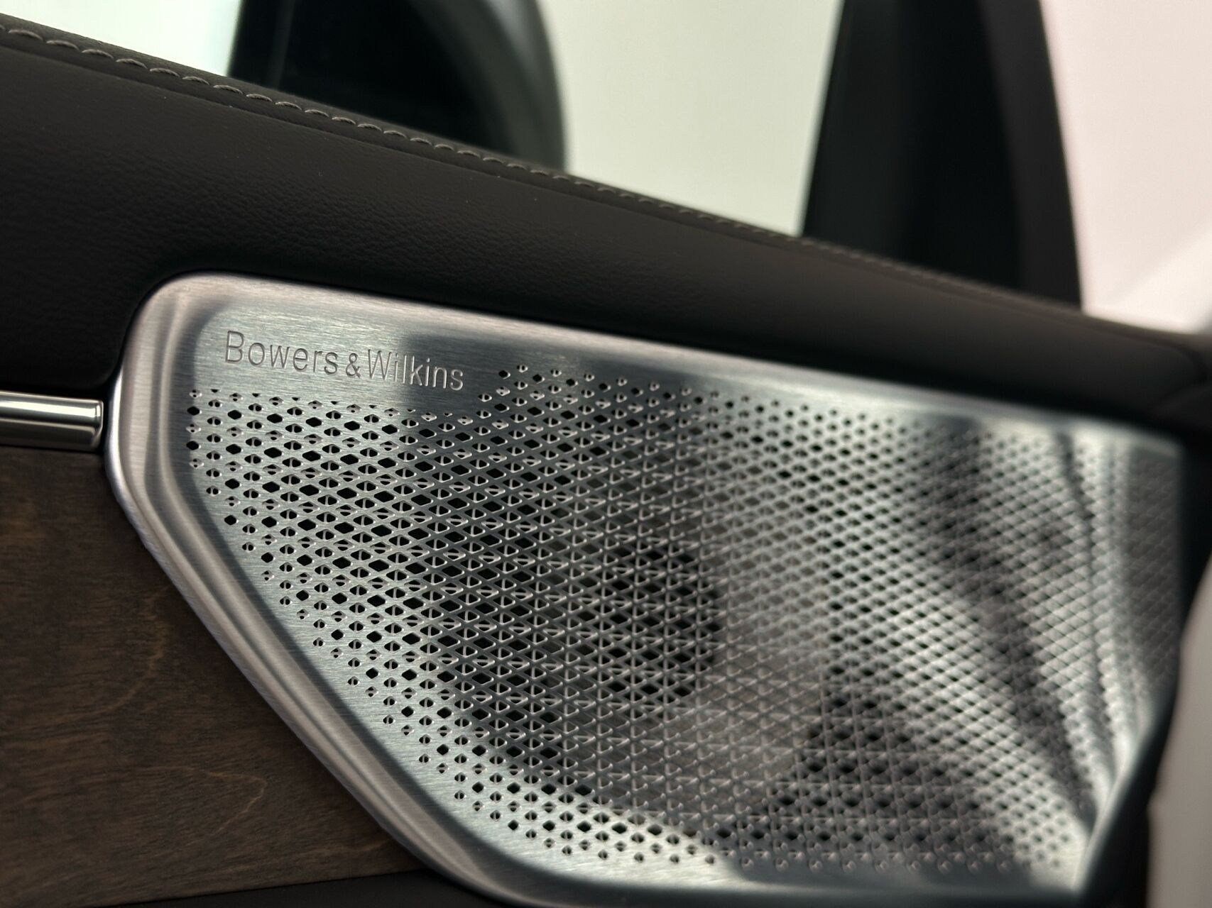 Hvid Volvo ES90 fra 2026