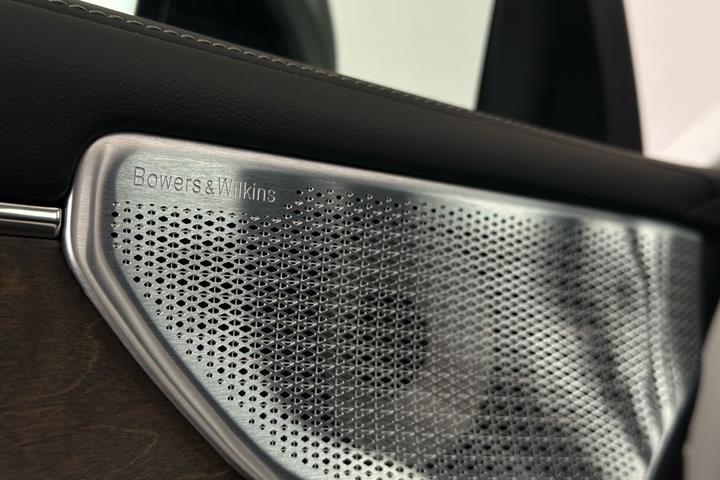 Hvid Volvo ES90 fra 2026