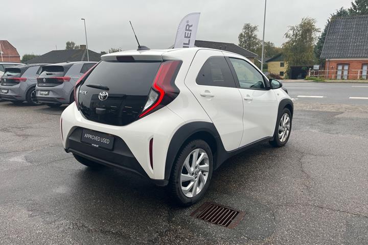 Hvid Toyota Aygo X fra 2026