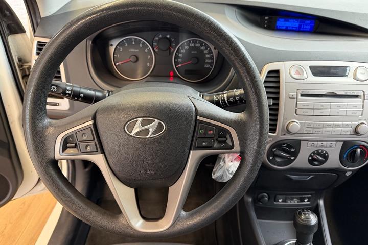 Hvid Hyundai i20 fra 2010