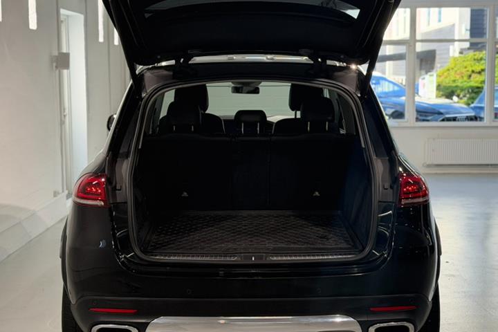 Sort Mercedes GLE300 d fra 2020