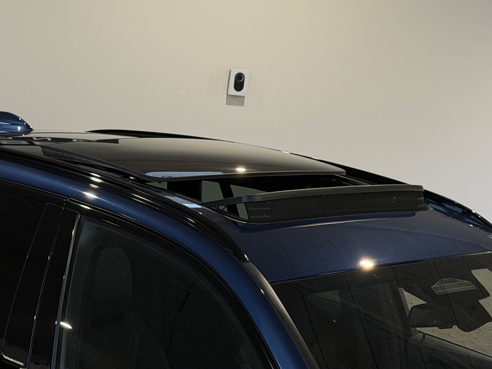 Blå BMW iX3 fra 2023