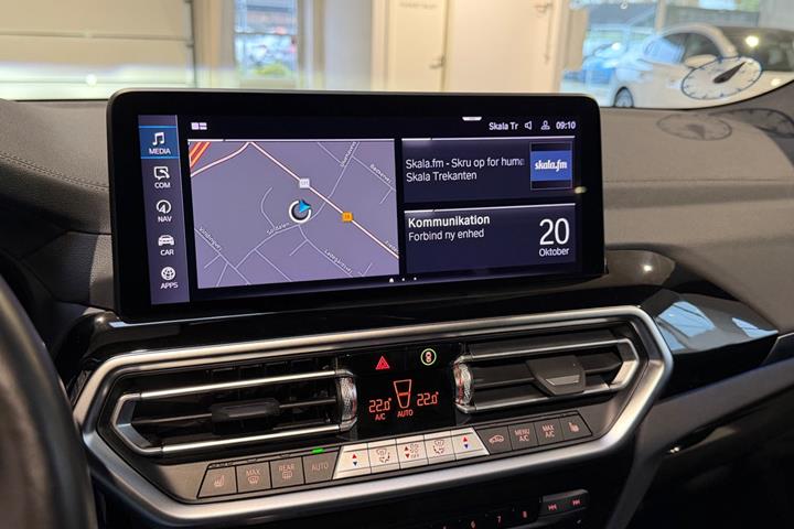 Blå BMW iX3 fra 2023
