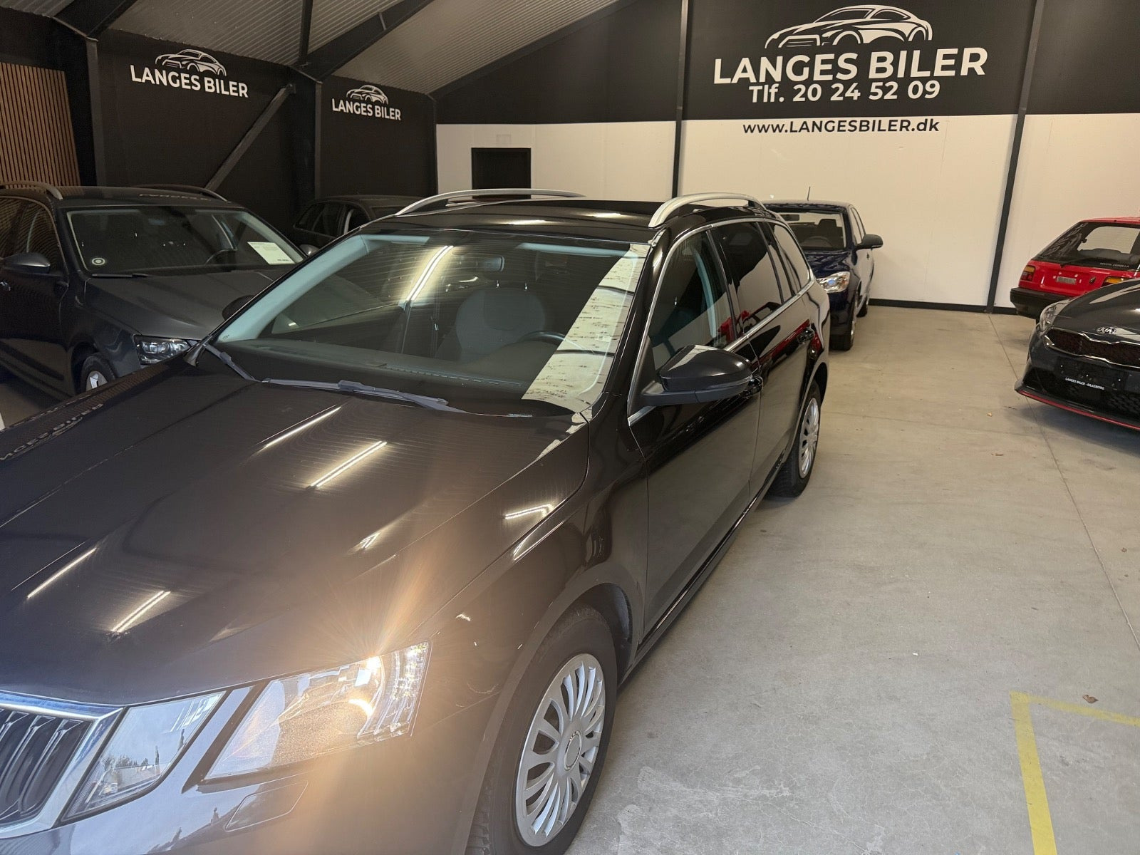 Sort Skoda Octavia fra 2019