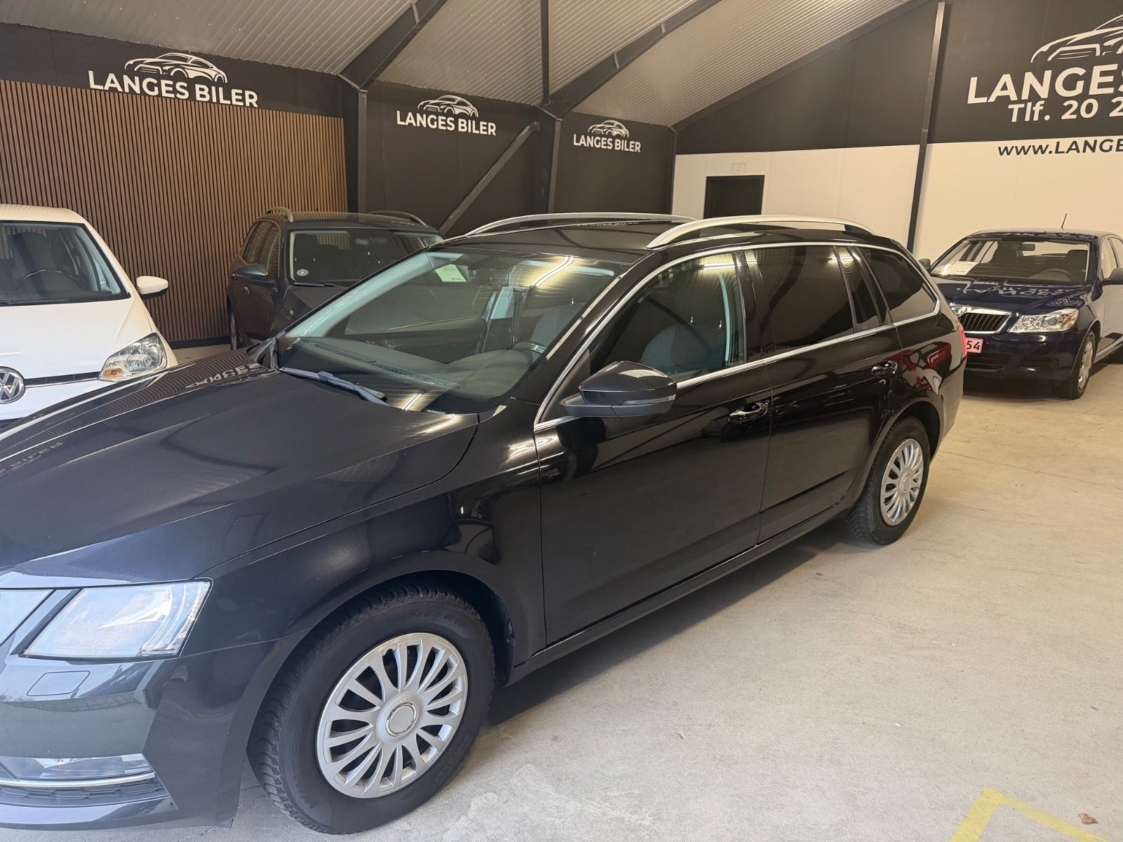 Sort Skoda Octavia fra 2019