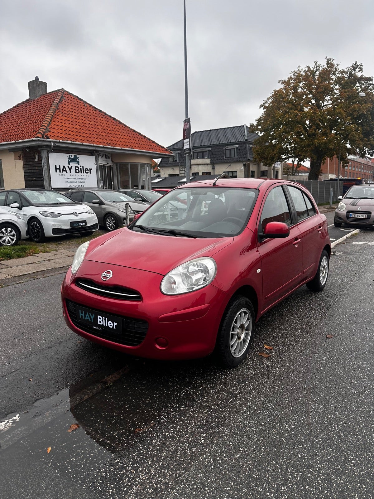 Rød Nissan Micra fra 2011