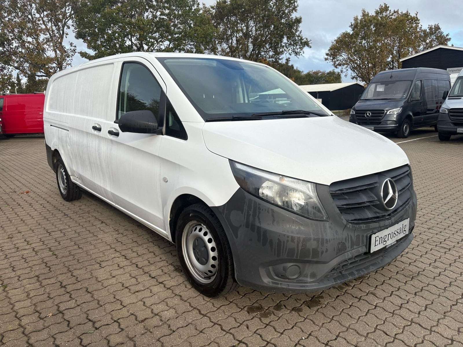 Hvid Mercedes Vito 114 fra 2022