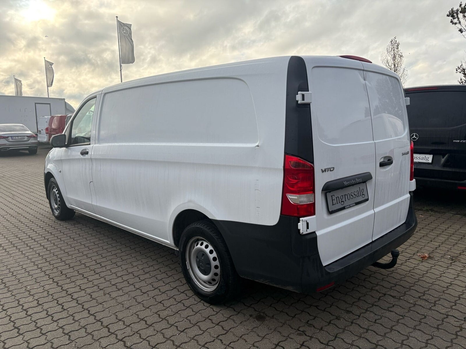 Hvid Mercedes Vito 114 fra 2022