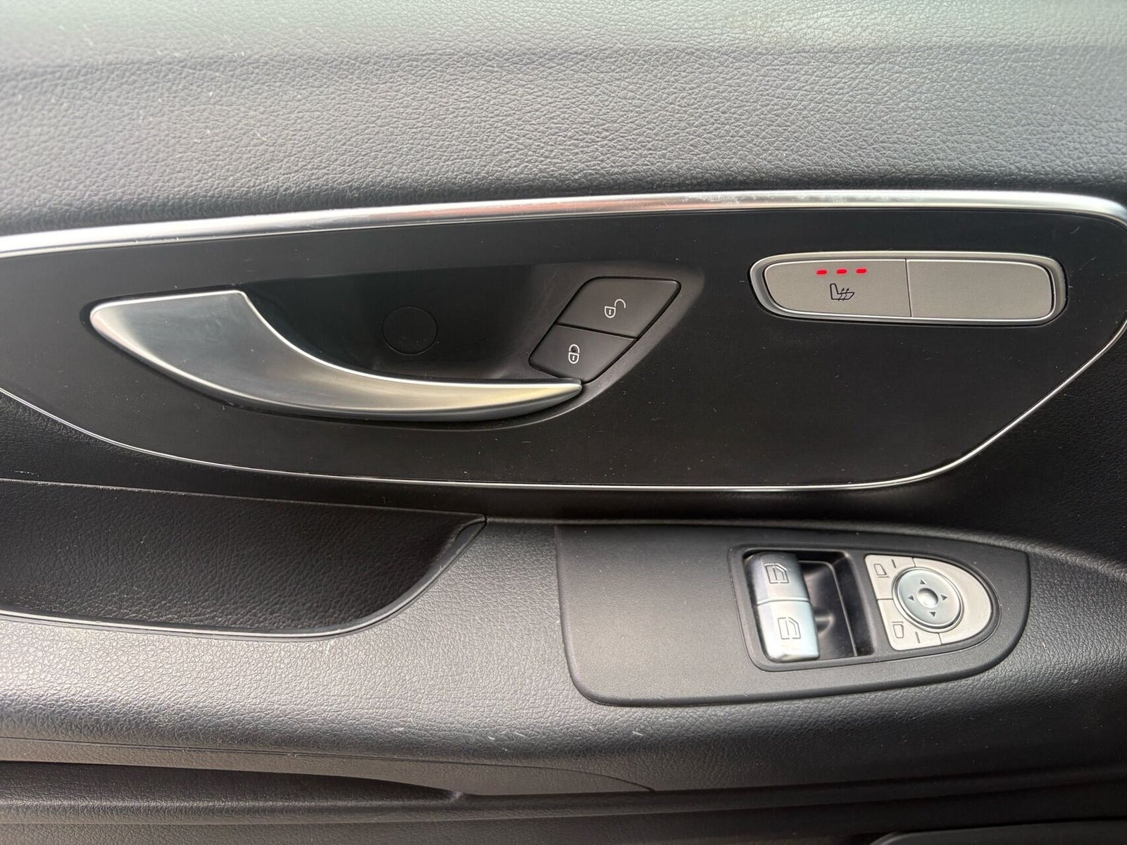 Hvid Mercedes Vito 114 fra 2022