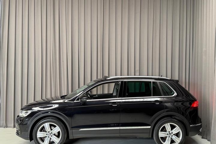 Sort VW Tiguan fra 2021