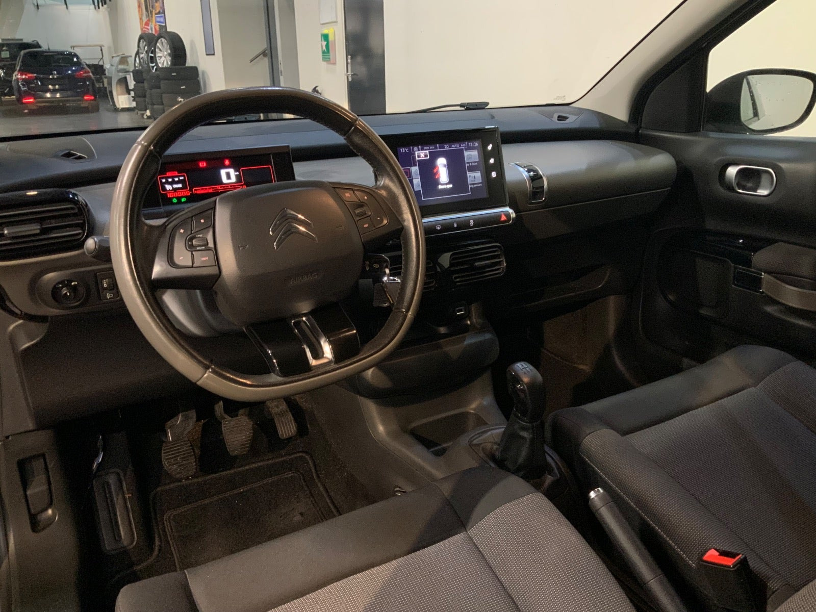 Grå Citroën C4 Cactus fra 2017