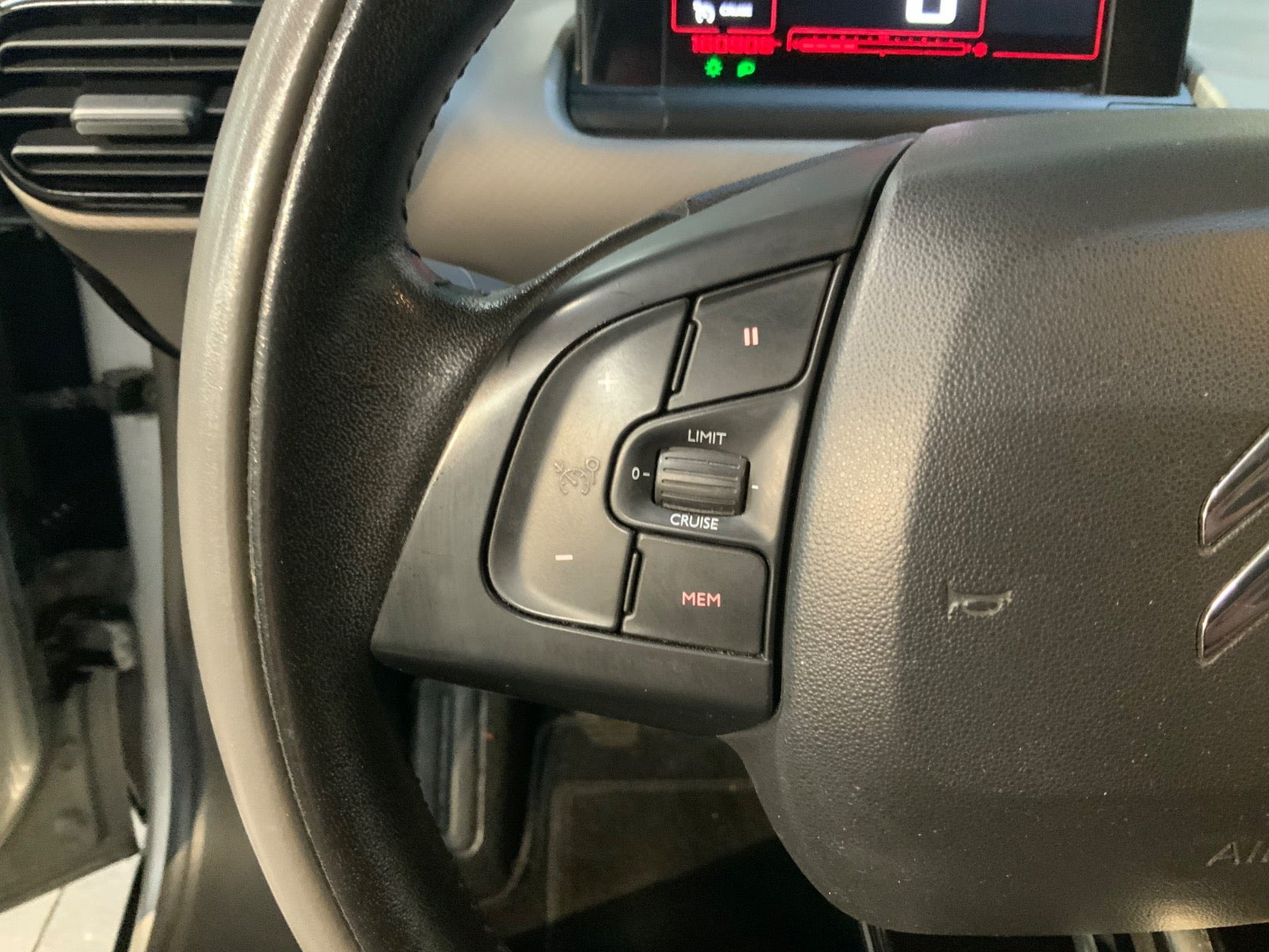 Grå Citroën C4 Cactus fra 2017