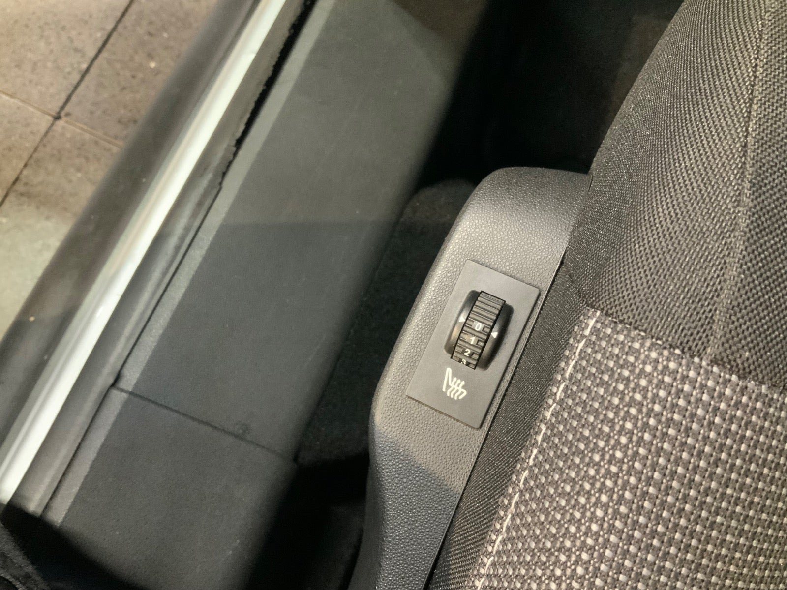 Grå Citroën C4 Cactus fra 2017