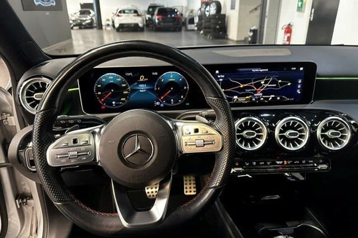 Sølv Mercedes A220 d fra 2020
