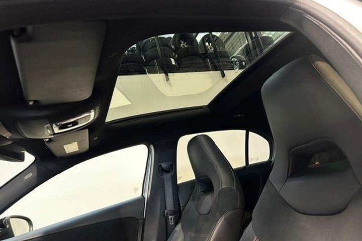 Sølv Mercedes A220 d fra 2020