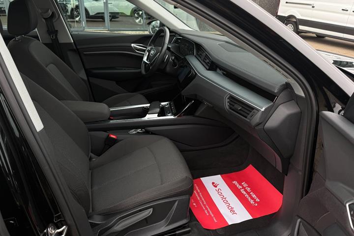 Sort Audi e-tron fra 2022