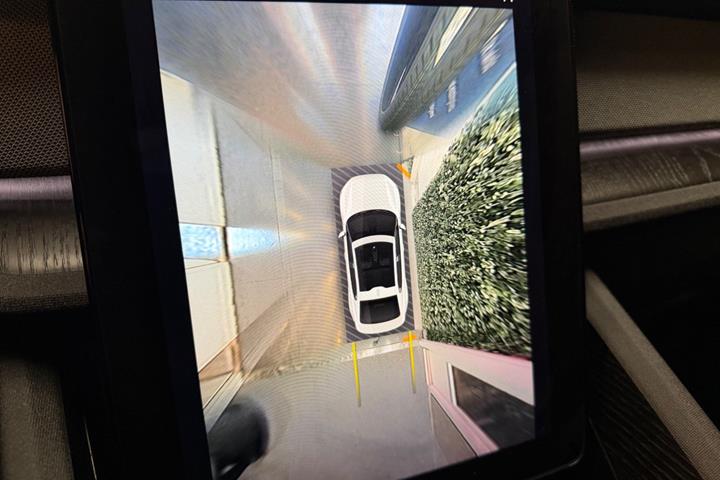 Grå Polestar 2 fra 2023