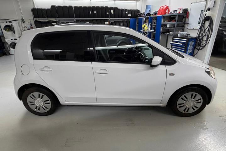 Hvid VW UP! fra 2016