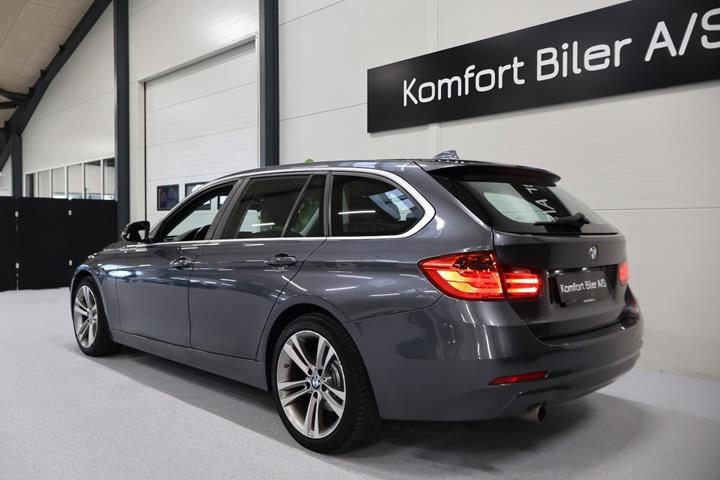 Grå BMW 320i fra 2015