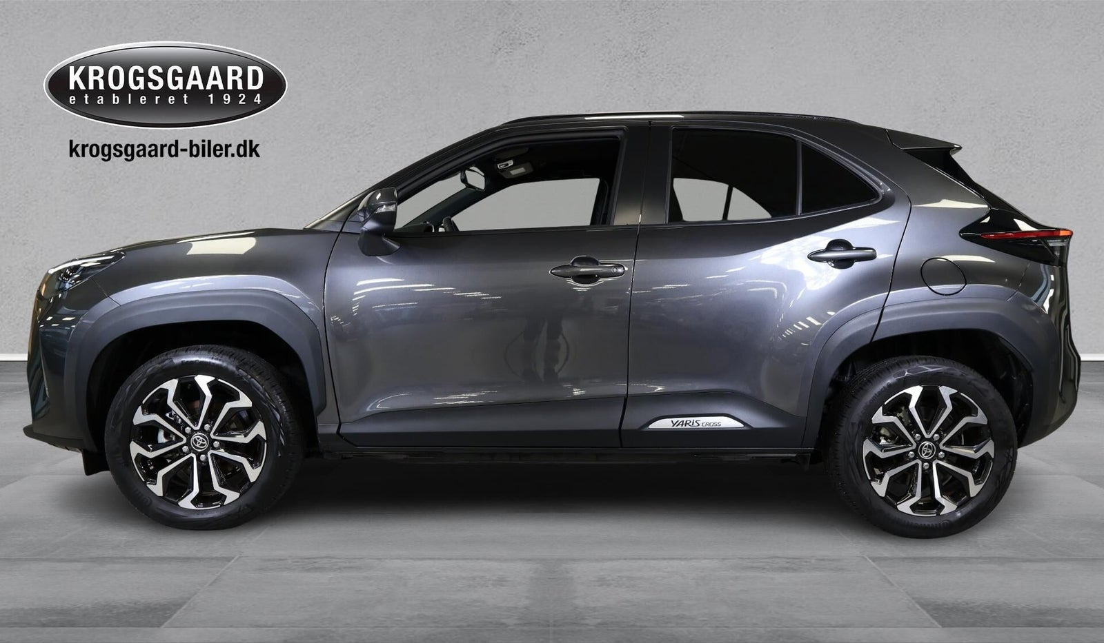 Grå Toyota Yaris Cross fra 2025