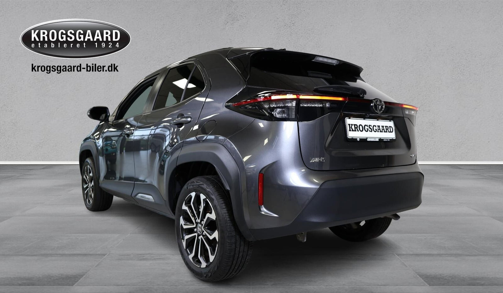 Grå Toyota Yaris Cross fra 2025