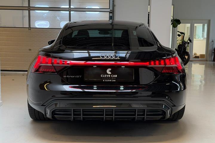 Sort Audi e-tron GT fra 2022