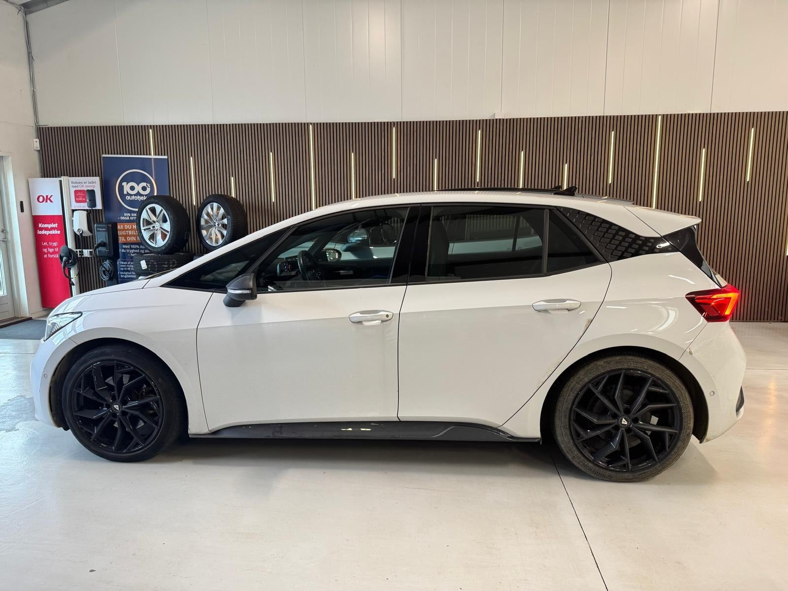 Hvid Cupra Born fra 2023