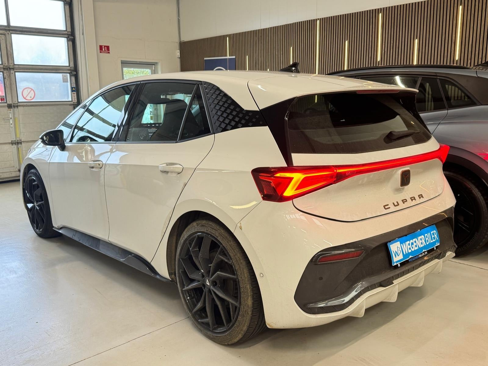 Hvid Cupra Born fra 2023
