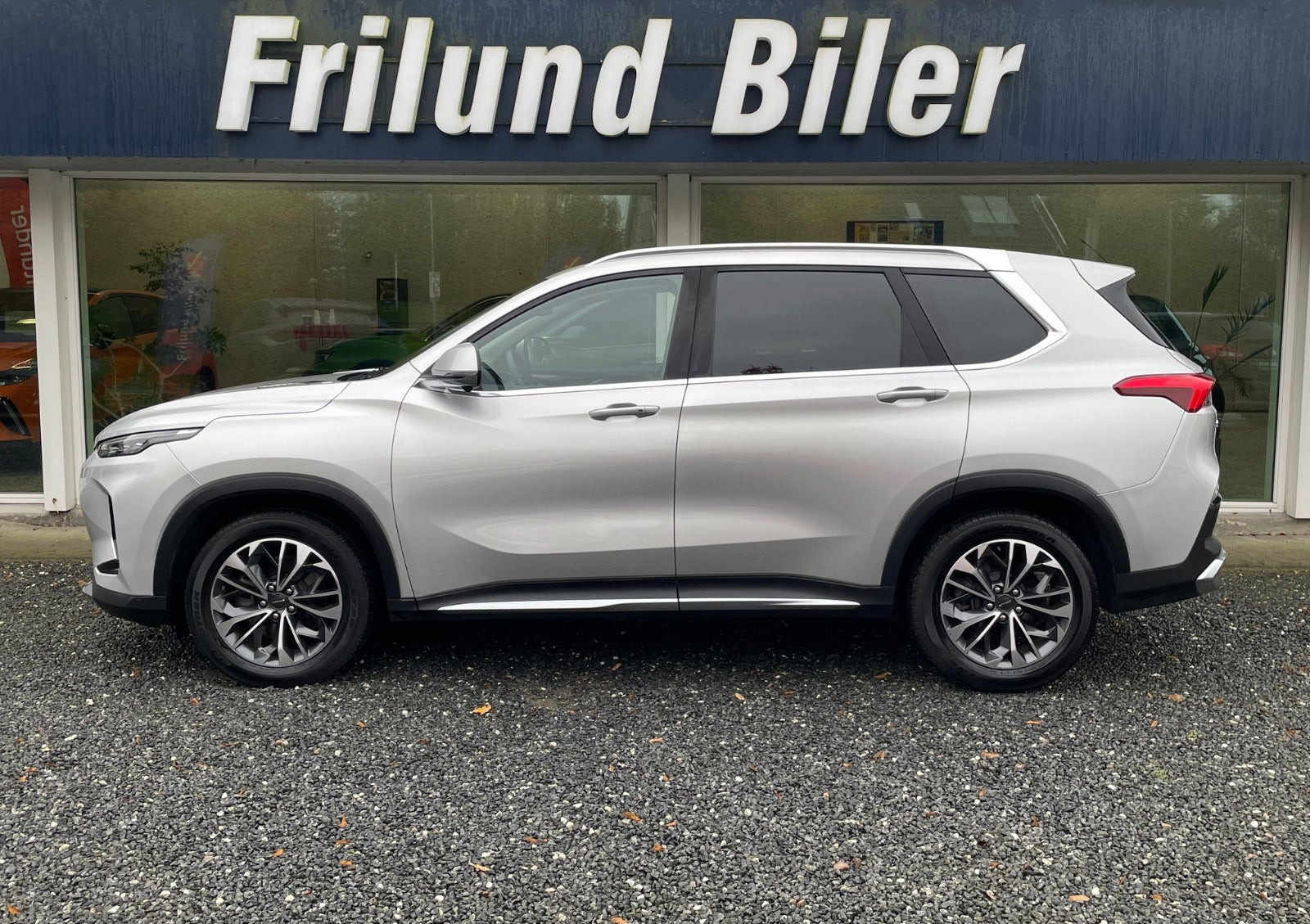 Sølv Maxus Euniq6 fra 2022