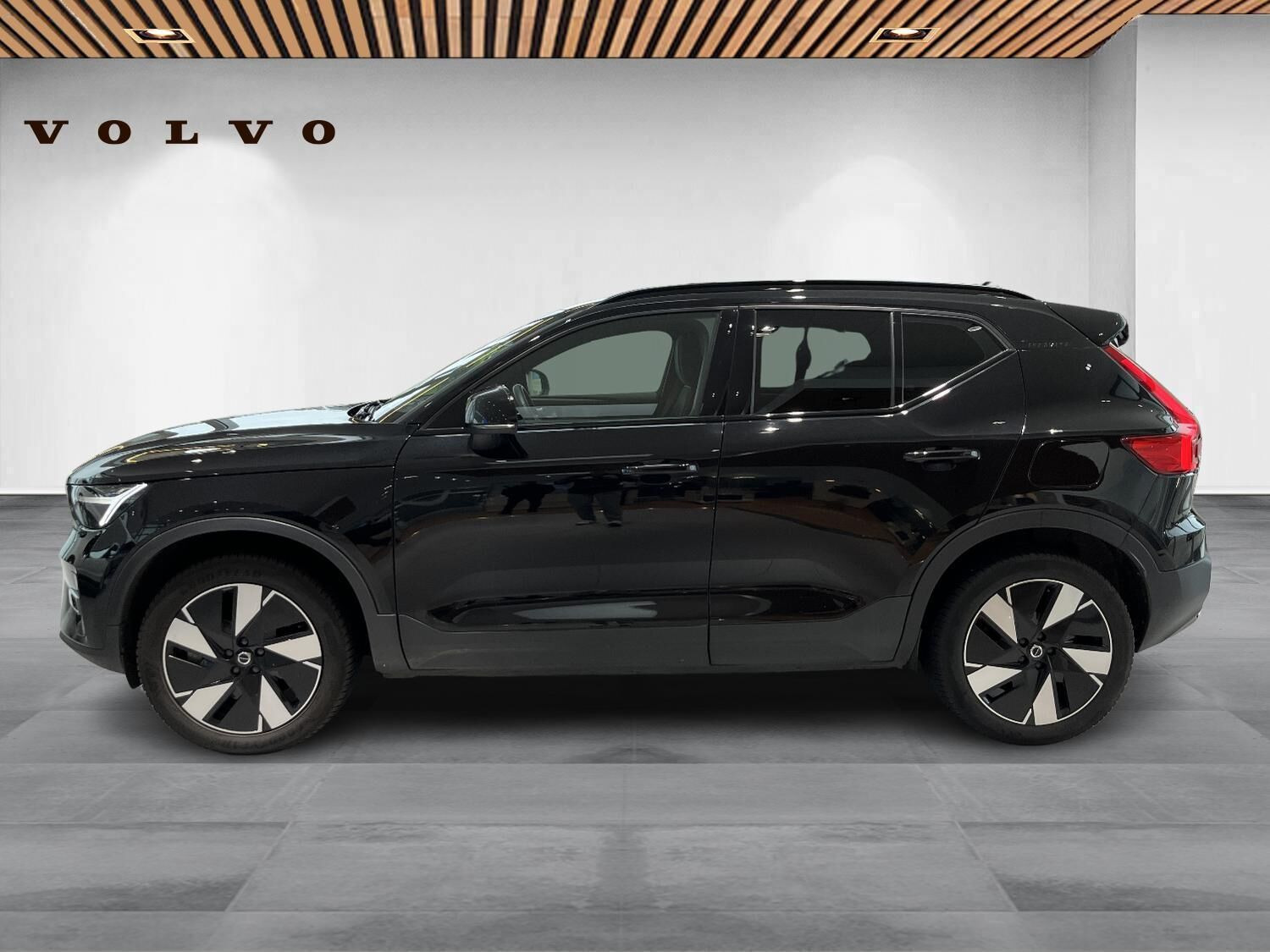 Sort Volvo XC40 fra 2024