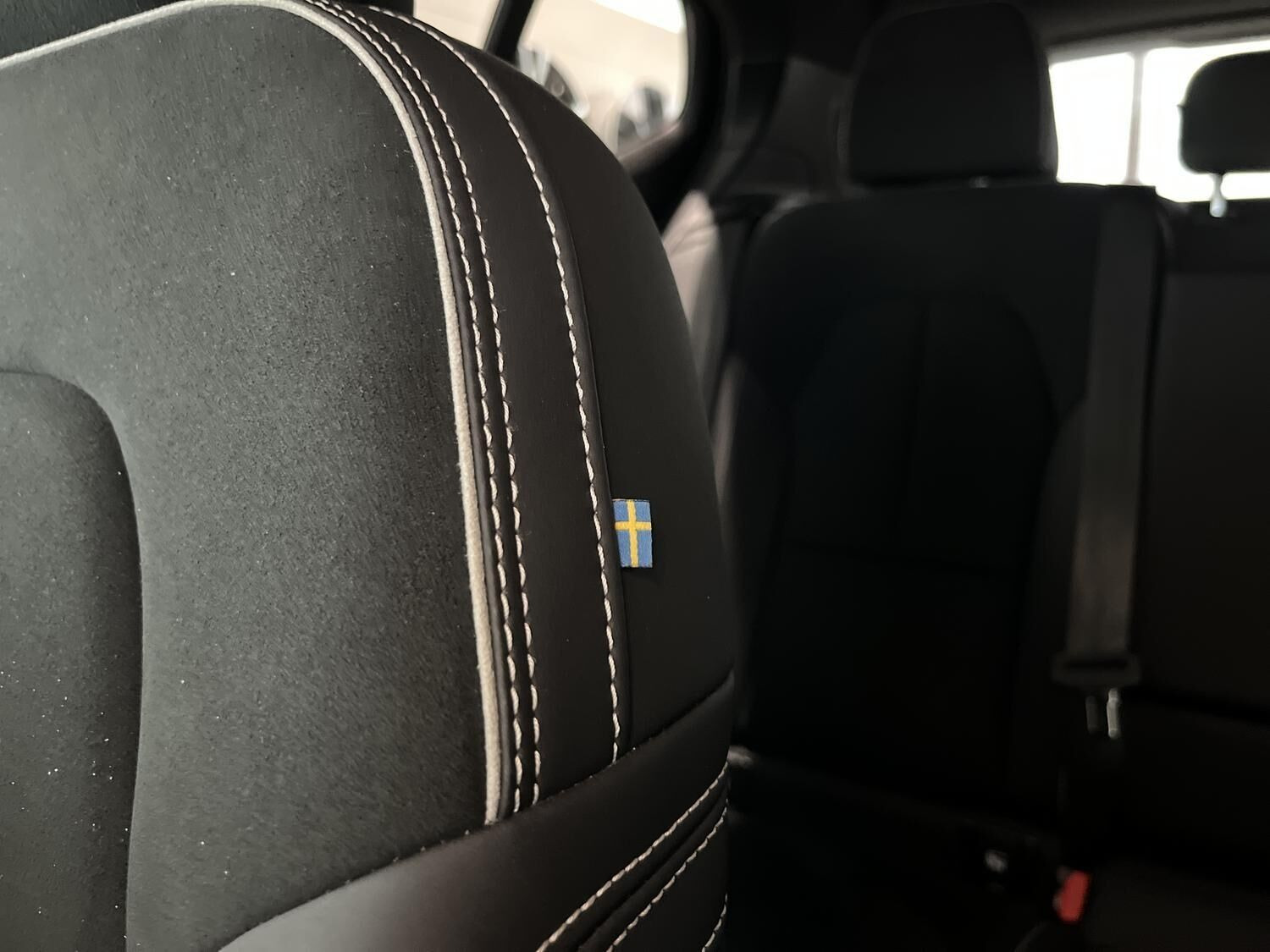 Sort Volvo XC40 fra 2024