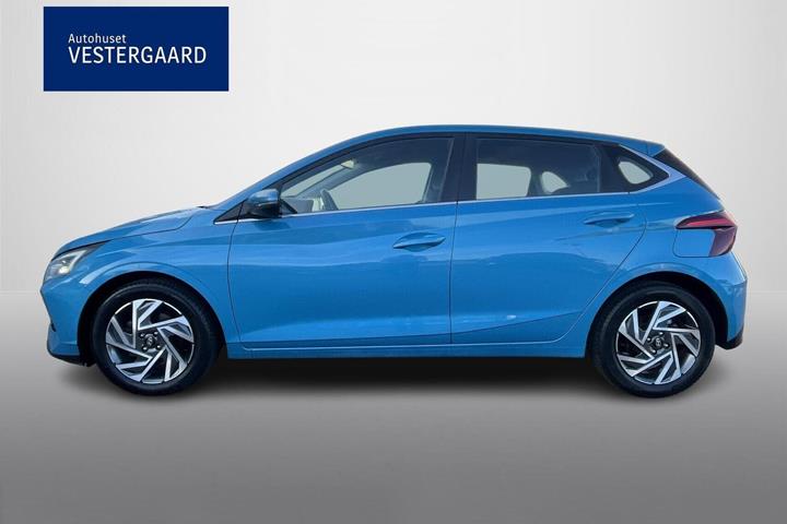 Beige Hyundai i20 fra 2021