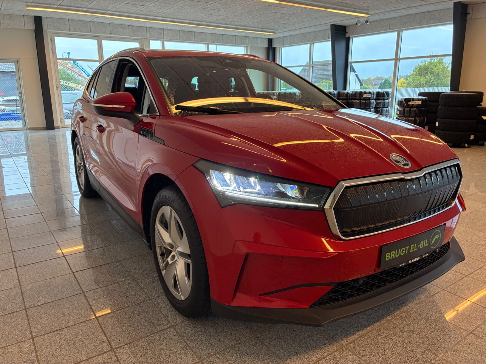 Rød Skoda Enyaq fra 2022