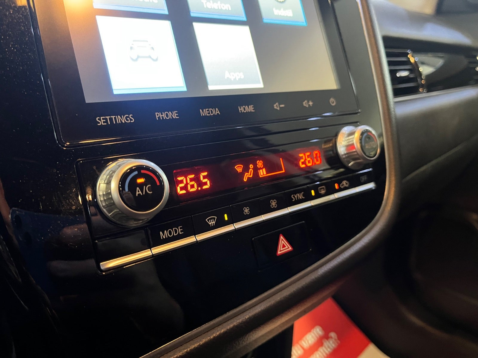 Sølv Mitsubishi Outlander fra 2020