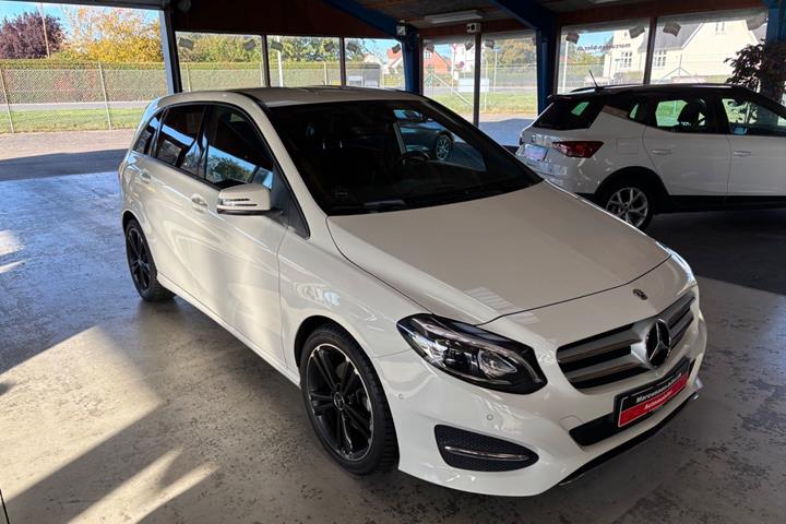 Hvid Mercedes B200 fra 2017