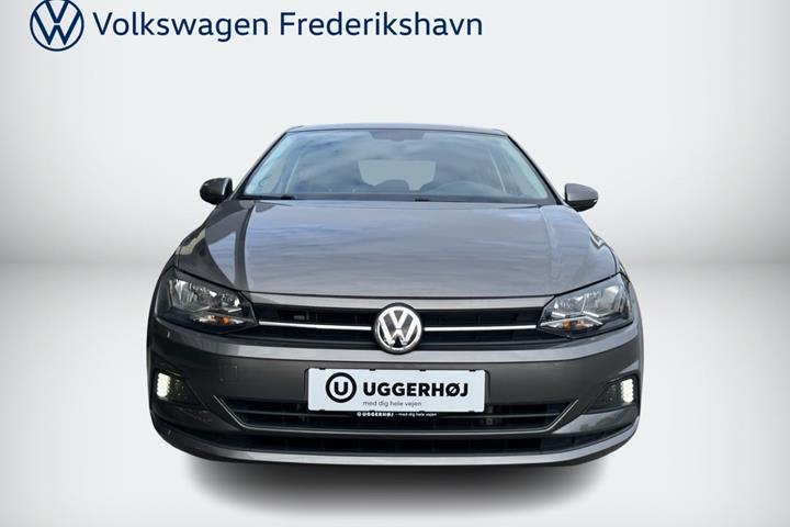Grå VW Polo fra 2020