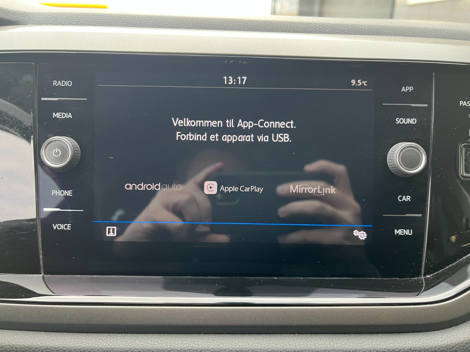 Grå VW Polo fra 2020