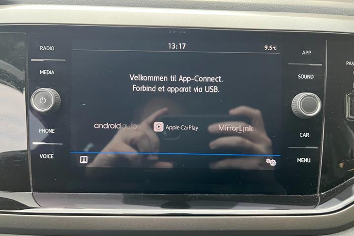 Grå VW Polo fra 2020