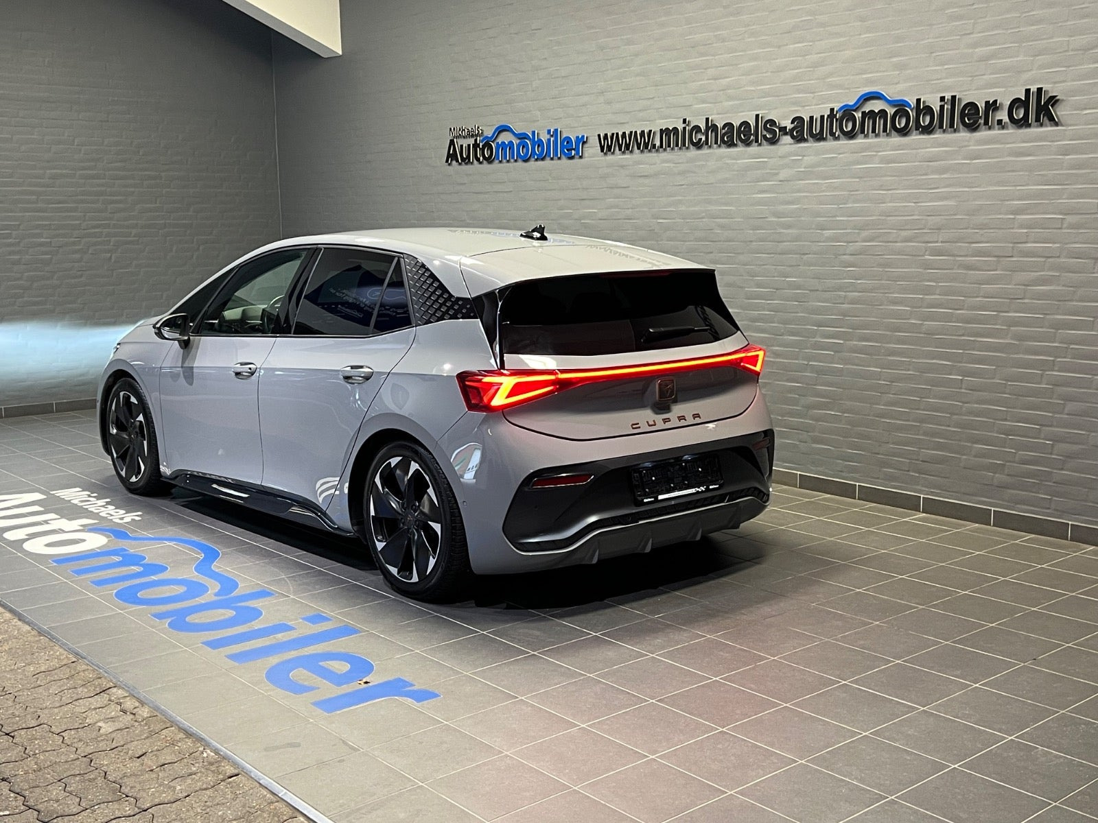 Grå Cupra Born fra 2023