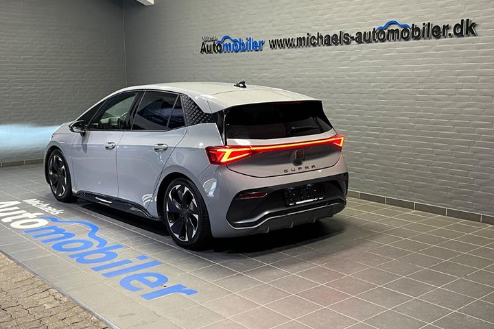 Grå Cupra Born fra 2023