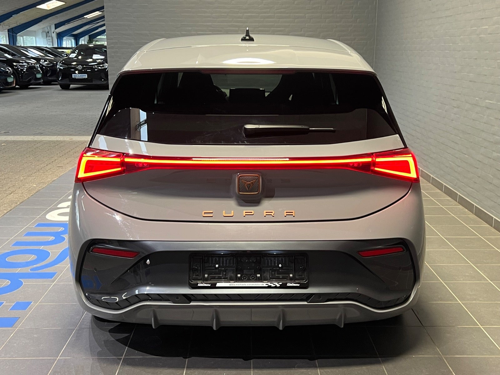 Grå Cupra Born fra 2023
