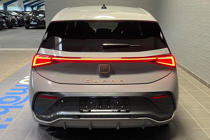 Grå Cupra Born fra 2023