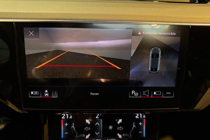 Hvid Audi Q8 e-tron fra 2024